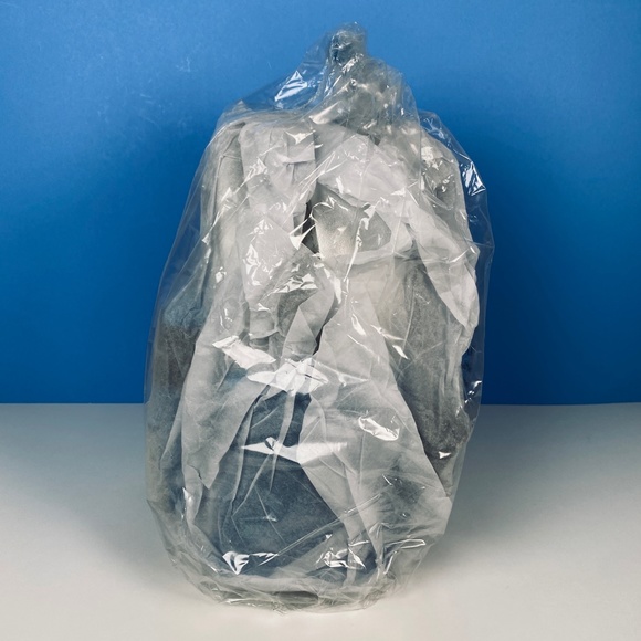 NWT LOUNGEFLY STAR WARS JANGO FETT COSPLAY MINI BACKPACK (LIMITED EDITION) - Picture 4 of 9